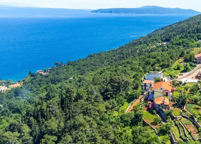 Milena 3 Opatija By Guide Apartament