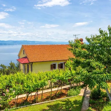 Milena 3 Opatija By Guide Apartment Lovran