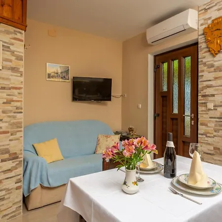 Milena 3 Opatija By Guide Apartment *